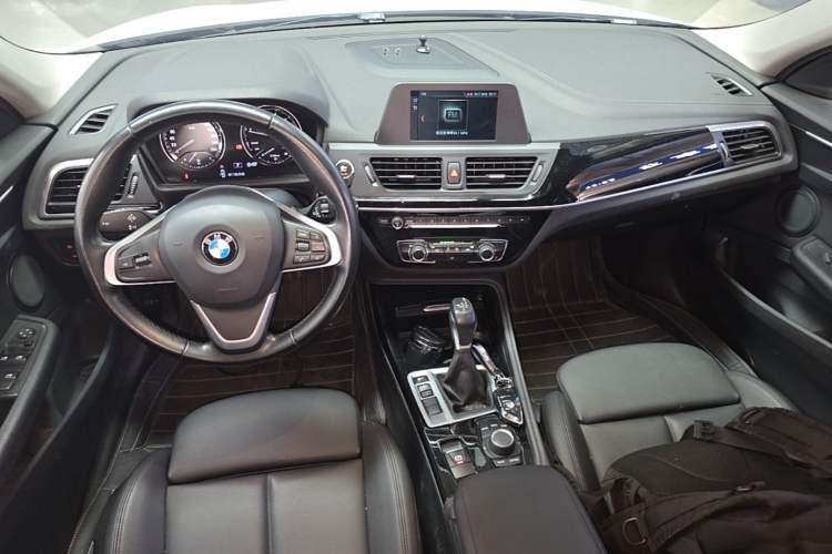 Used BMW 1 Series 2018 118i Sport Edition Center Console