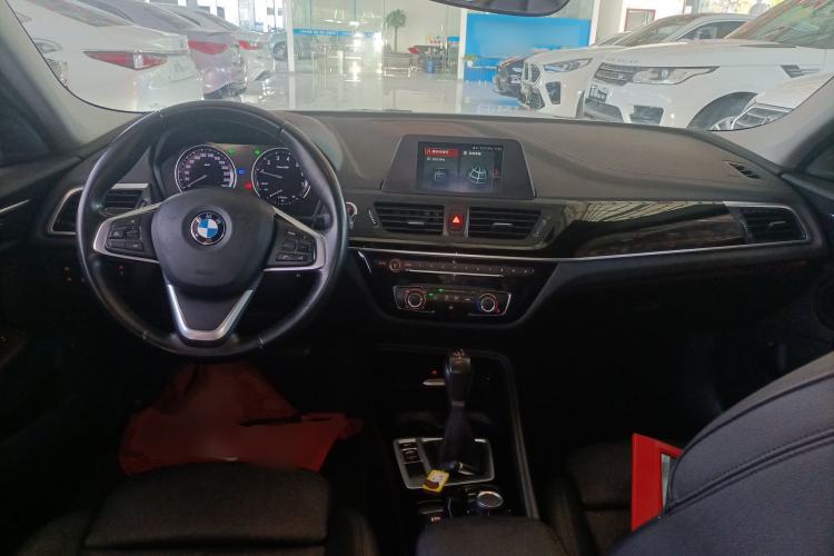 Used BMW 1 Series 2018 118i Sport Edition Center Console