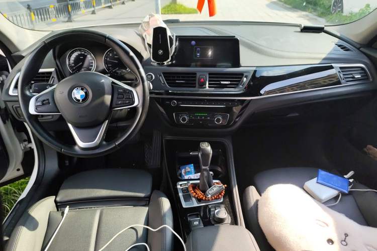 Used BMW 1 Series 2018 118i Sport Edition Center Console