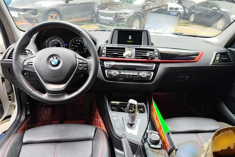 Used BMW 1 Series 2018 118i Sport Design Package Center Console