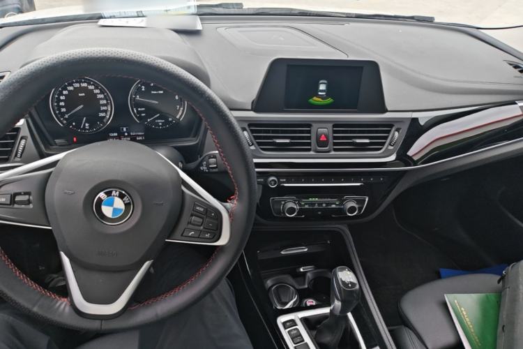 Used BMW 1 Series 2018 118i Sport Edition Center Console