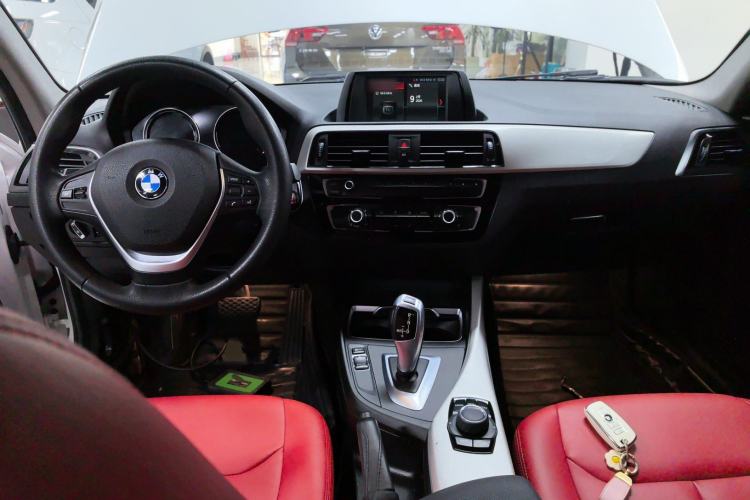 Used BMW 1 Series 2018 118i Leading Model Center Console