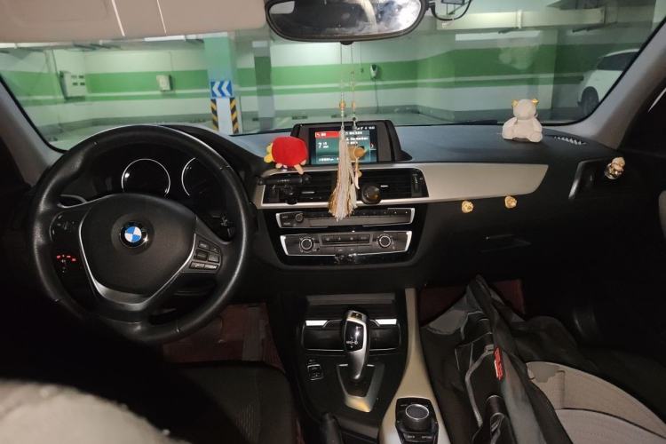 Used BMW 1 Series 2018 118i Leading Model Center Console