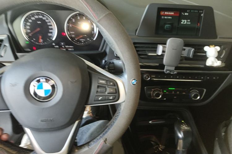 Used BMW 1 Series 2018 118i Sport Edition Center Console
