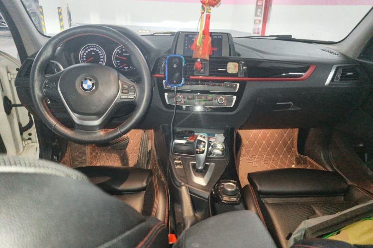 Used BMW 1 Series 2018 118i Sport Design Package Center Console