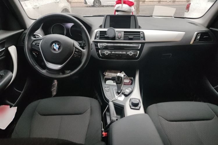 Used BMW 1 Series 2018 118i Leading Model Center Console