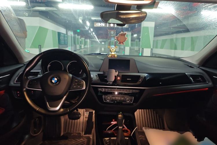 Used BMW 1 Series 2018 118i Sport Edition Center Console
