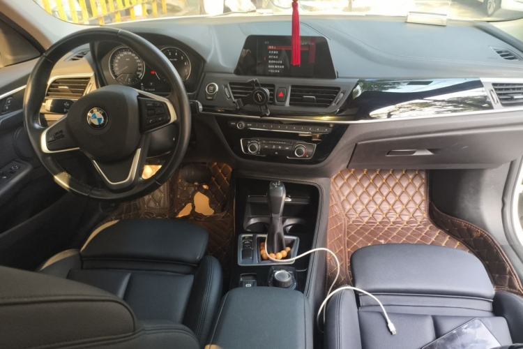 Used BMW 1 Series 2018 118i Sport Edition Center Console