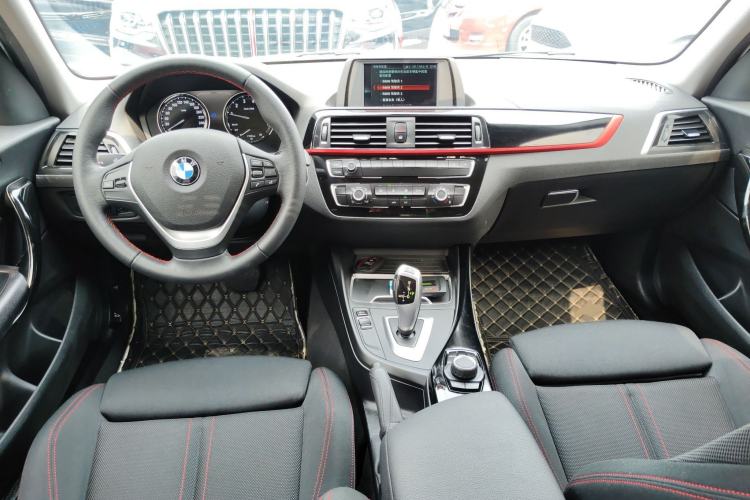 Used BMW 1 Series 2018 118i Sport Design Package Center Console
