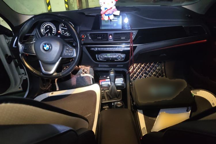 Used BMW 1 Series 2018 118i Sport Edition Center Console