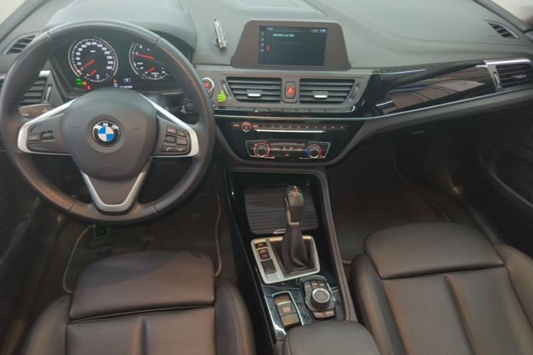 Used BMW 1 Series 2018 118i Sport Edition Center Console