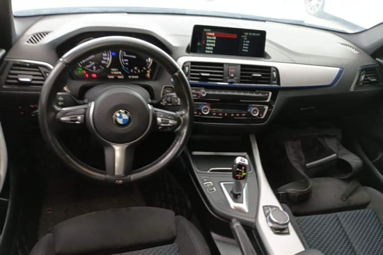 Used BMW 1 Series 2018 120i M Sport Package Center Console