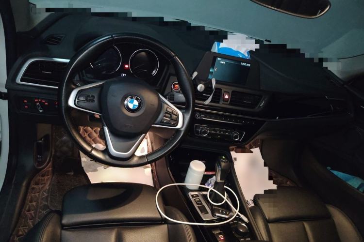 Used BMW 1 Series 2018 118i Sport Edition Center Console