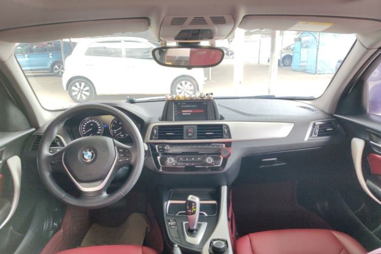 Used BMW 1 Series 2018 118i Leading Model Center Console
