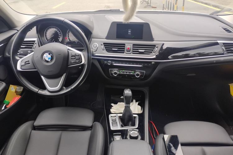 Used BMW 1 Series 2018 118i Sport Edition Center Console