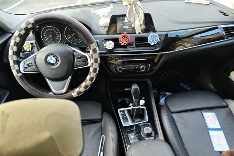 Used BMW 1 Series 2018 118i Sport Edition Center Console