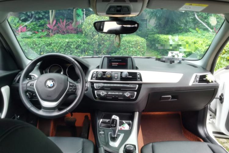 Used BMW 1 Series 2018 118i Leading Model Center Console