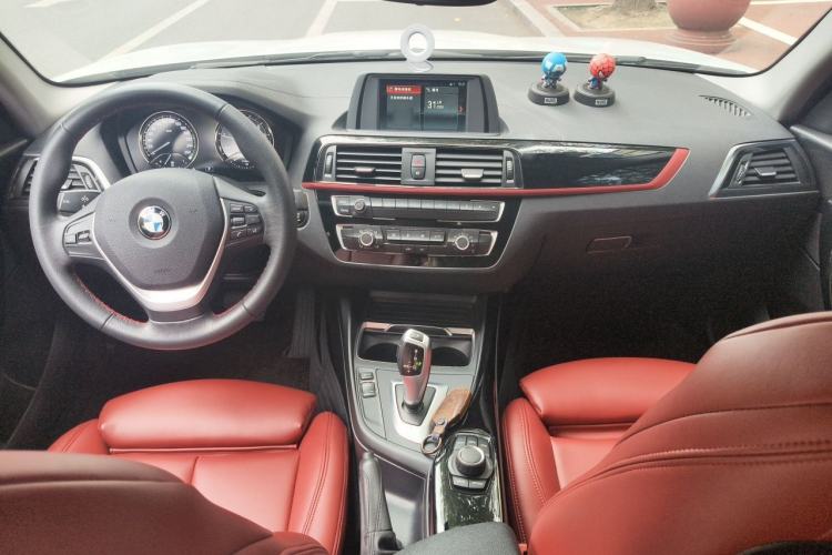 Used BMW 1 Series 2018 118i Sport Design Package Center Console
