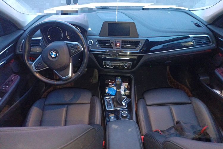 Used BMW 1 Series 2018 118i Sport Edition Center Console