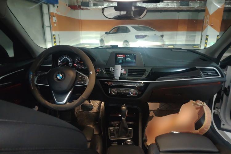 Used BMW 1 Series 2018 118i Sport Edition Center Console