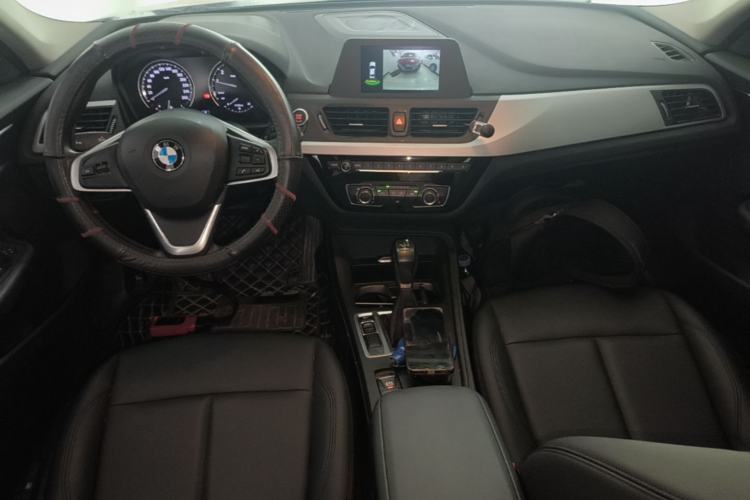 Used BMW 1 Series 2018 Revised 118i Fashion Edition Center Console