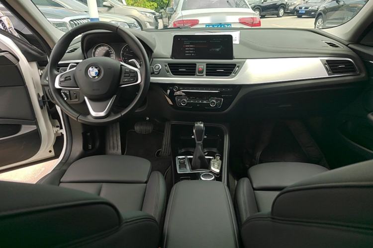 Used BMW 1 Series 2018 120i Design Package Model Center Console