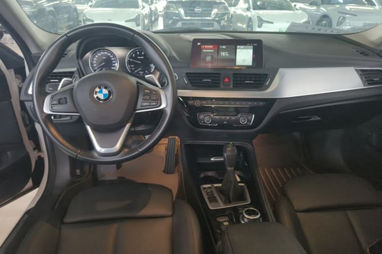 Used BMW 1 Series 2018 120i Design Package Model Center Console