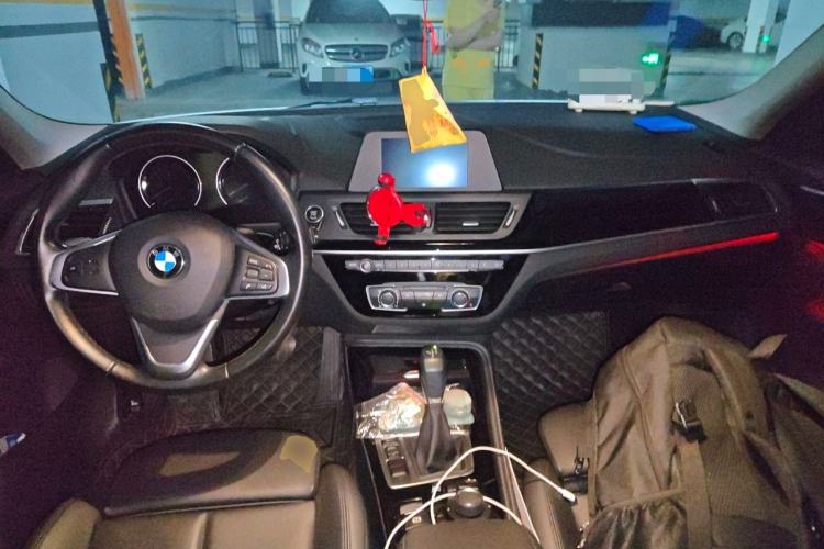 Used BMW 1 Series 2018 118i Sport Edition Center Console