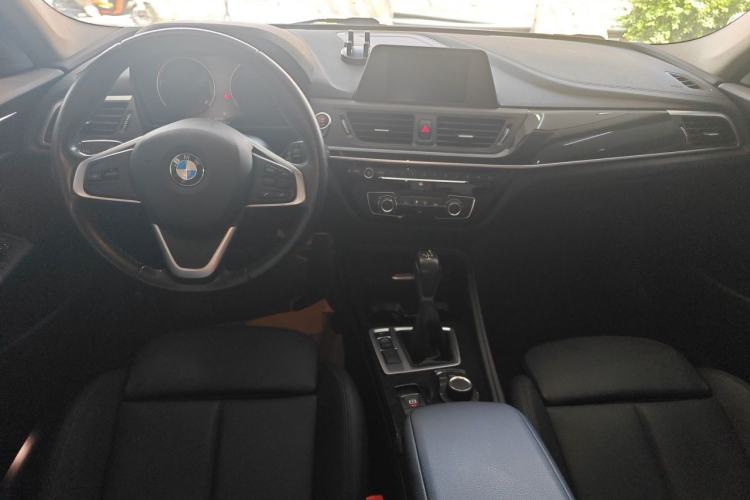 Used BMW 1 Series 2018 118i Sport Edition Center Console