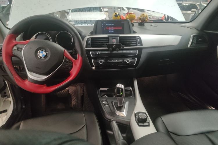 Used BMW 1 Series 2018 118i Leading Model Center Console
