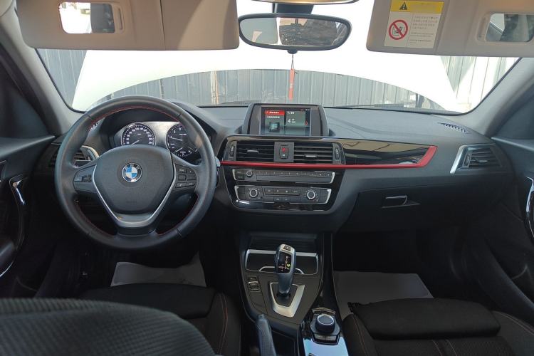 Used BMW 1 Series 2018 118i Sport Design Package Center Console