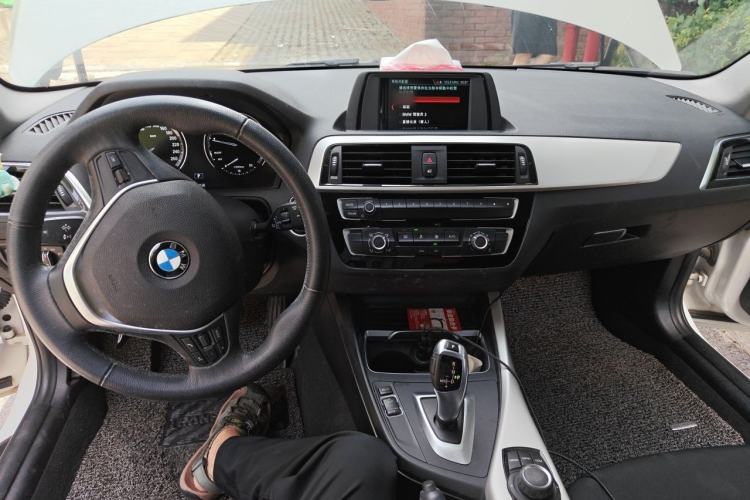 Used BMW 1 Series 2018 118i Leading Model Center Console