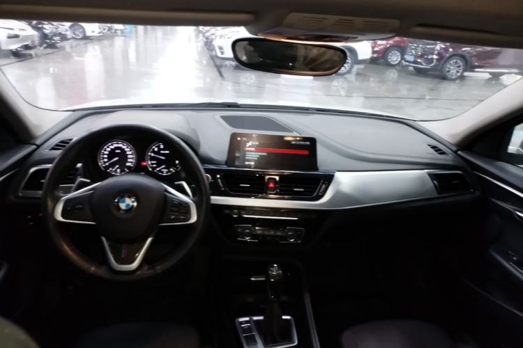 Used BMW 1 Series 2018 120i Design Package Model Center Console