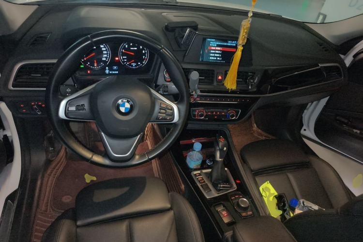Used BMW 1 Series 2018 118i Sport Edition Center Console