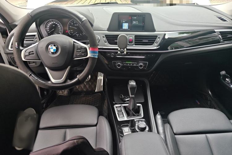 Used BMW 1 Series 2018 118i Sport Edition Center Console