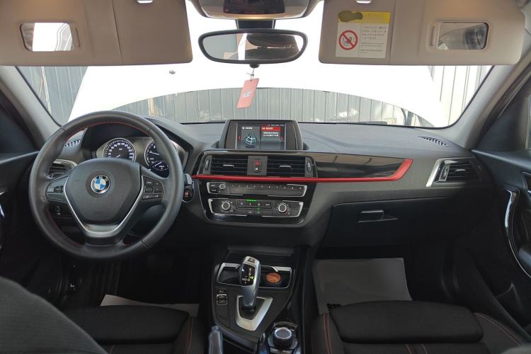 Used BMW 1 Series 2018 118i Sport Design Package Center Console