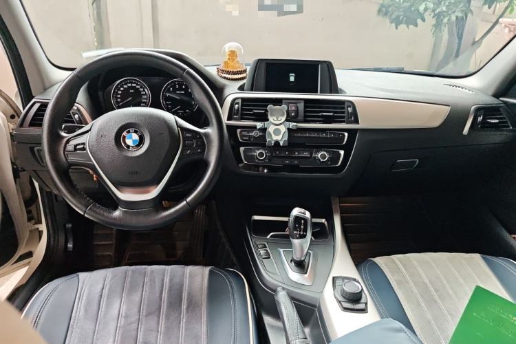 Used BMW 1 Series 2018 118i Leading Model Center Console