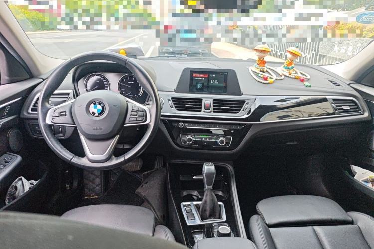 Used BMW 1 Series 2018 118i Sport Edition Center Console