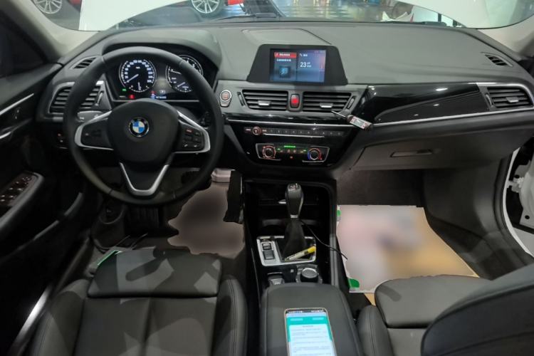 Used BMW 1 Series 2018 118i Sport Edition Center Console