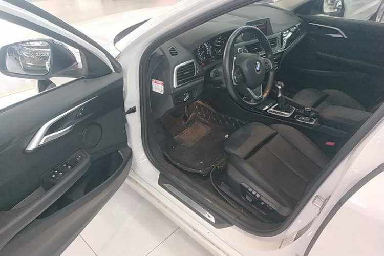 Used BMW 1 Series 2018 118i Sport Edition Driver Seat