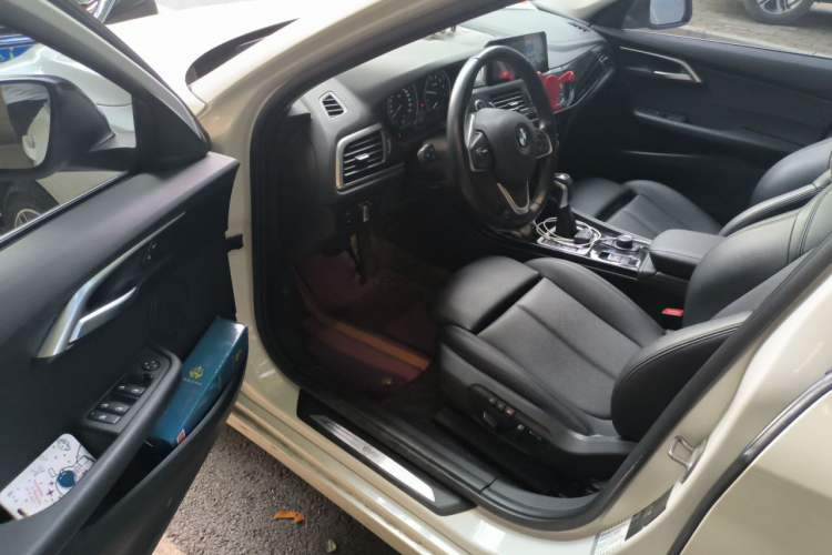 Used BMW 1 Series 2018 118i Sport Edition Driver Seat