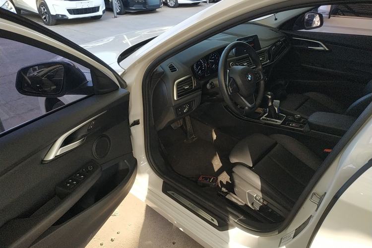 Used BMW 1 Series 2018 118i Sport Edition Driver Seat