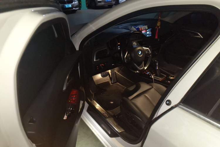 Used BMW 1 Series 2018 118i Sport Edition Driver Seat