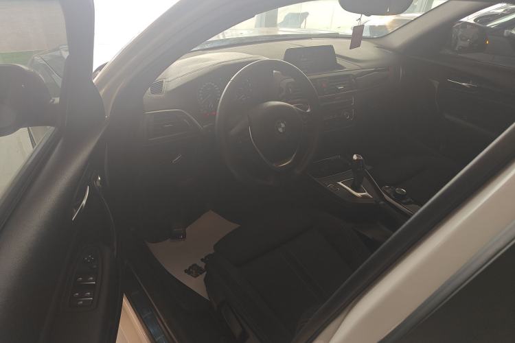 Used BMW 1 Series 2018 118i Sport Design Package Driver Seat