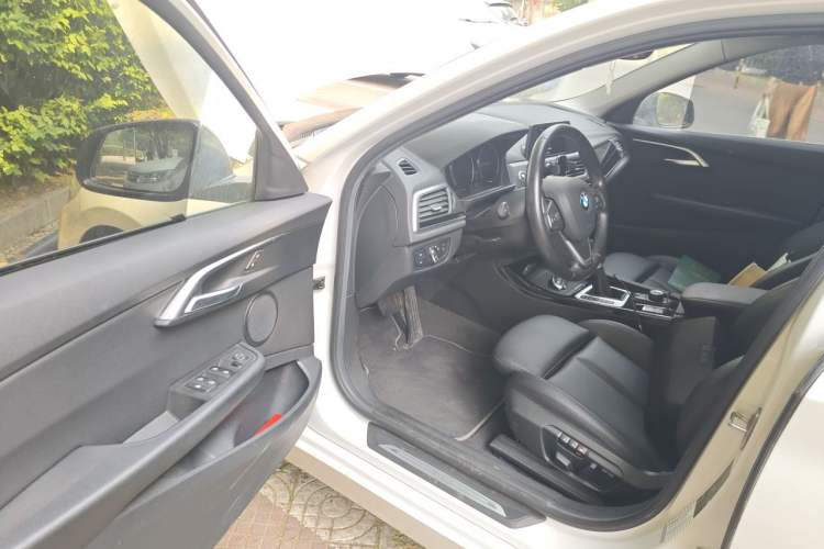 Used BMW 1 Series 2018 118i Sport Edition Driver Seat