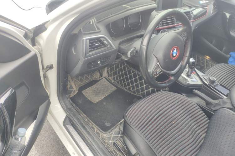 Used BMW 1 Series 2018 118i Sport Design Package Driver Seat