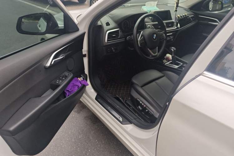 Used BMW 1 Series 2018 118i Sport Edition Driver Seat