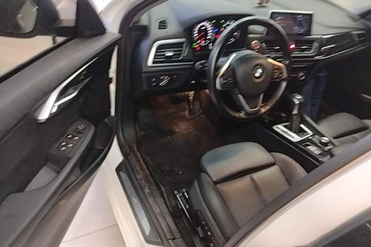 Used BMW 1 Series 2018 118i Sport Edition Driver Seat