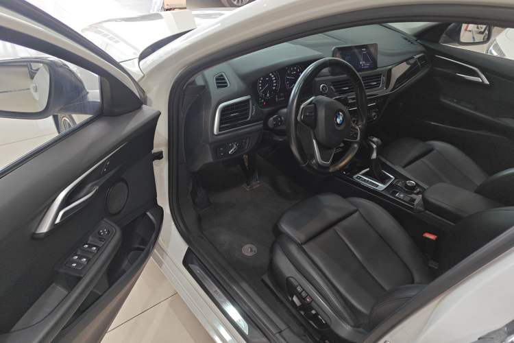 Used BMW 1 Series 2018 118i Sport Edition Driver Seat