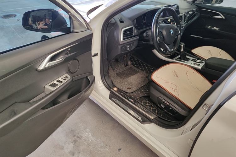 Used BMW 1 Series 2018 118i Sport Edition Driver Seat